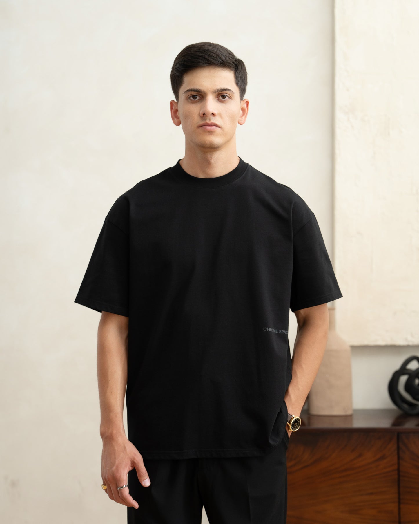
                  
                    Gallery black/gold
                  
                