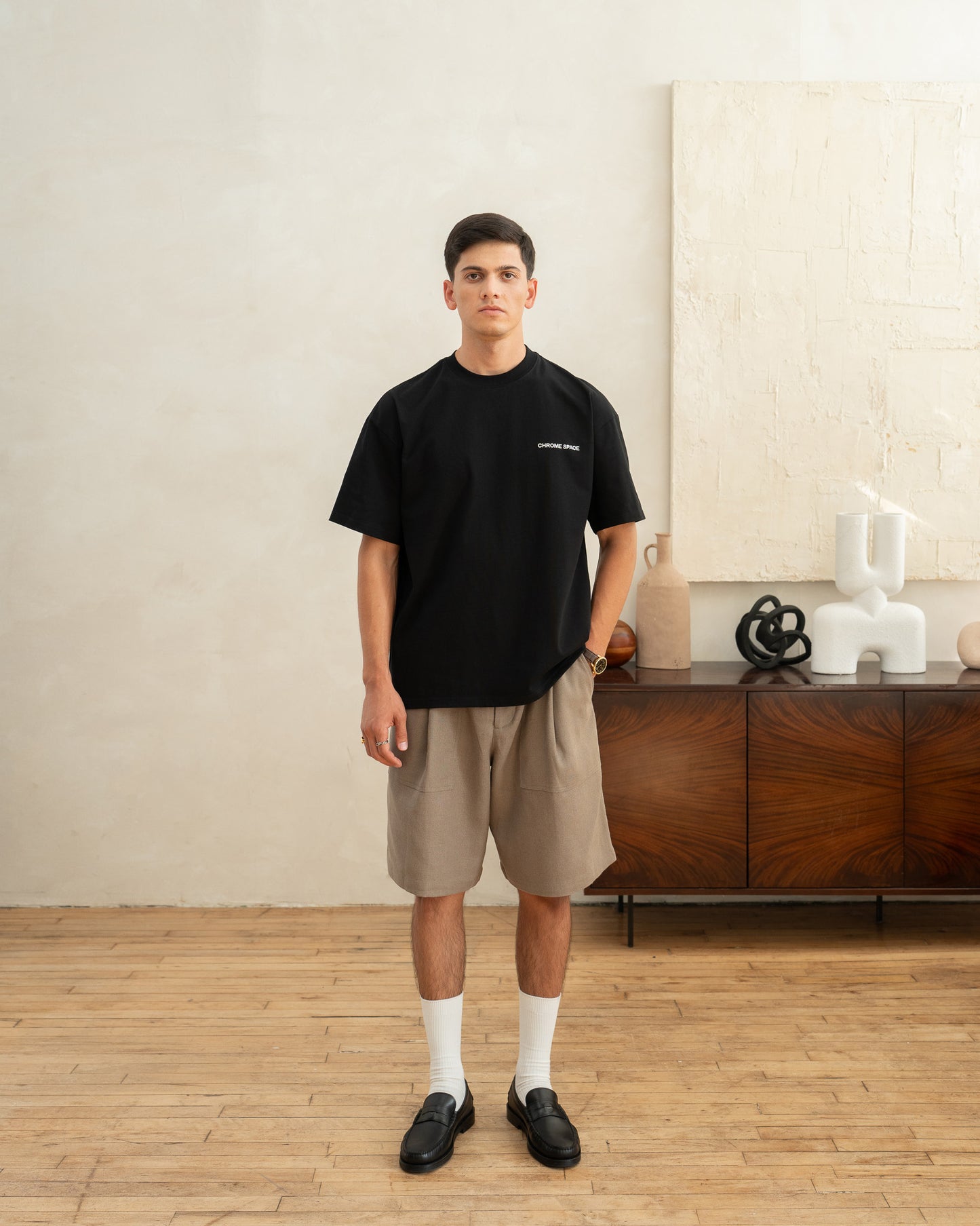 
                  
                    V1 canvass black/white
                  
                
