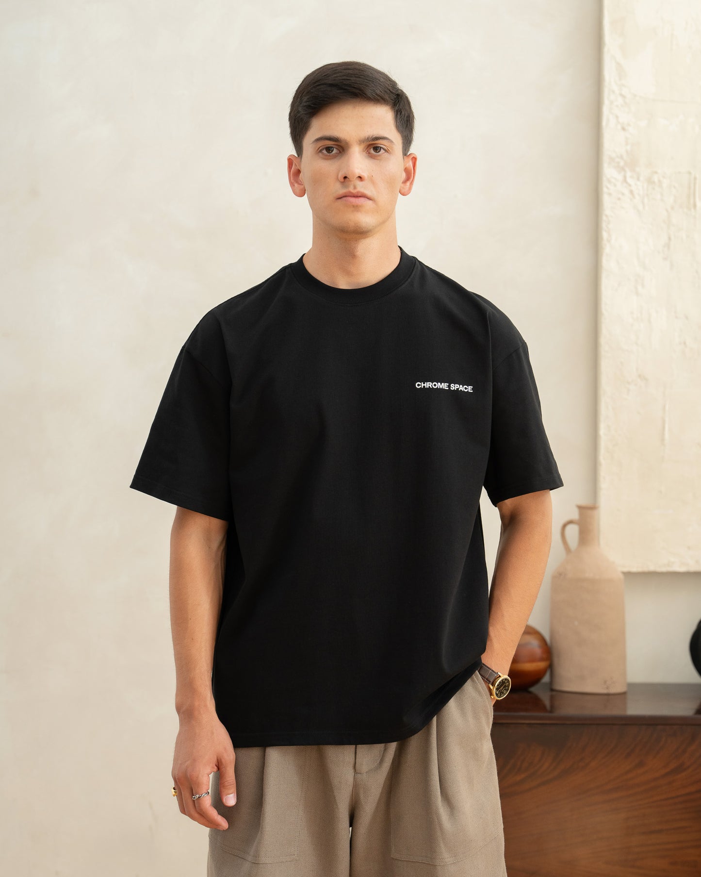 
                  
                    V1 canvass black/white
                  
                