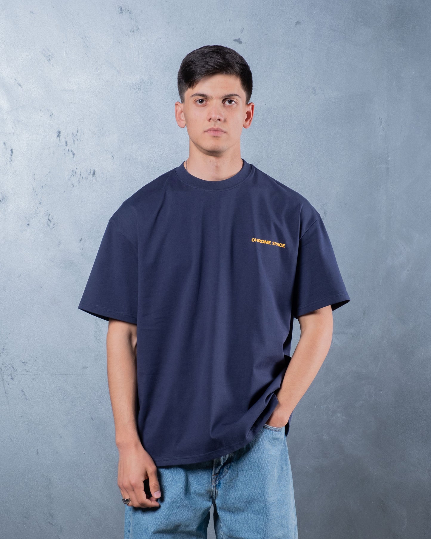 
                  
                    V1 canvass black/gold
                  
                