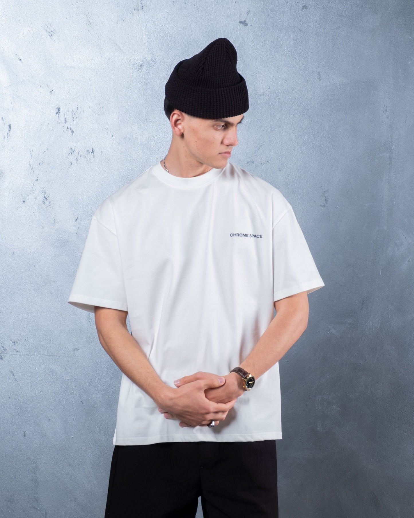 
                  
                    V1 canvass black/white
                  
                