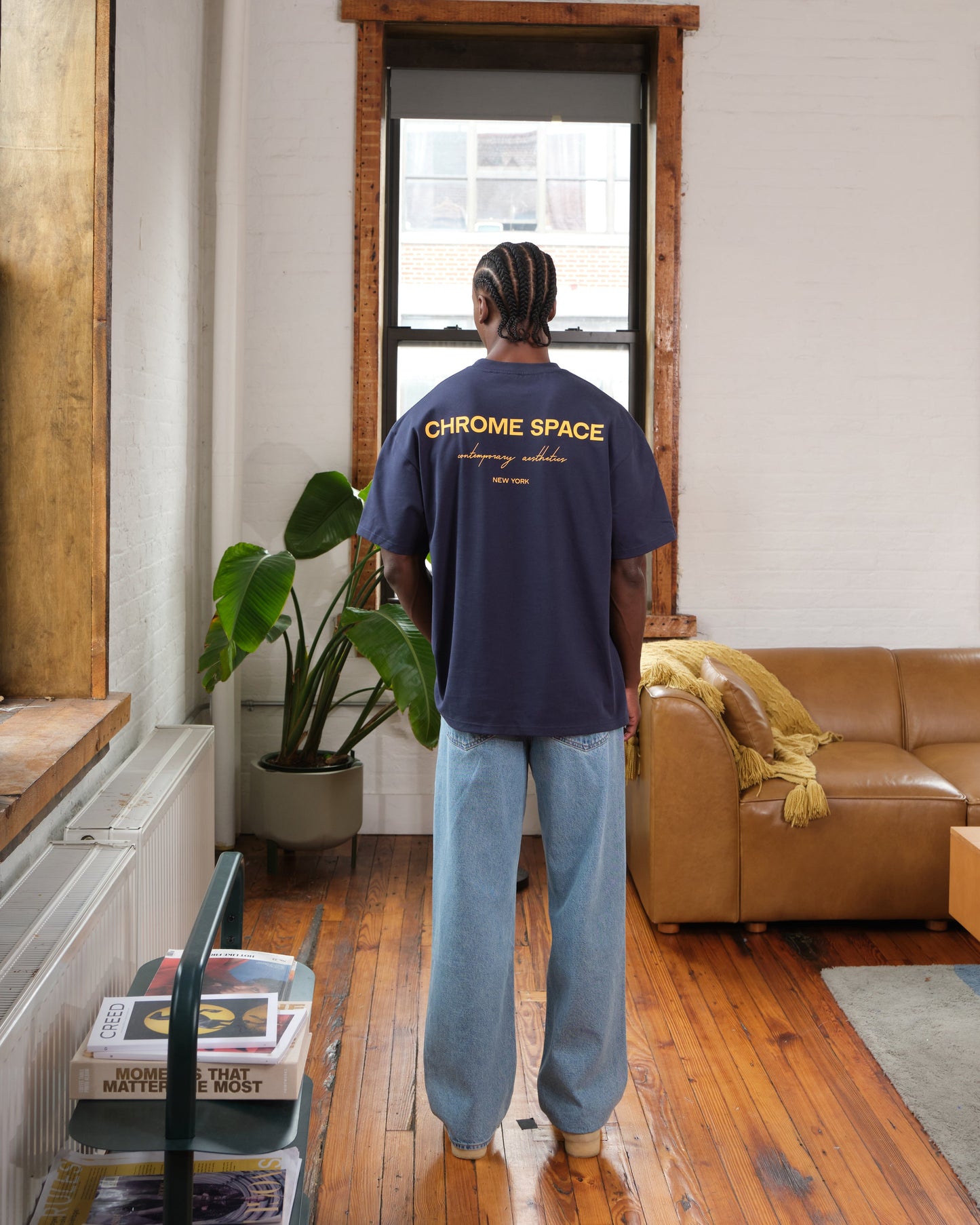 
                  
                    CS box t-shirt navy/gold
                  
                